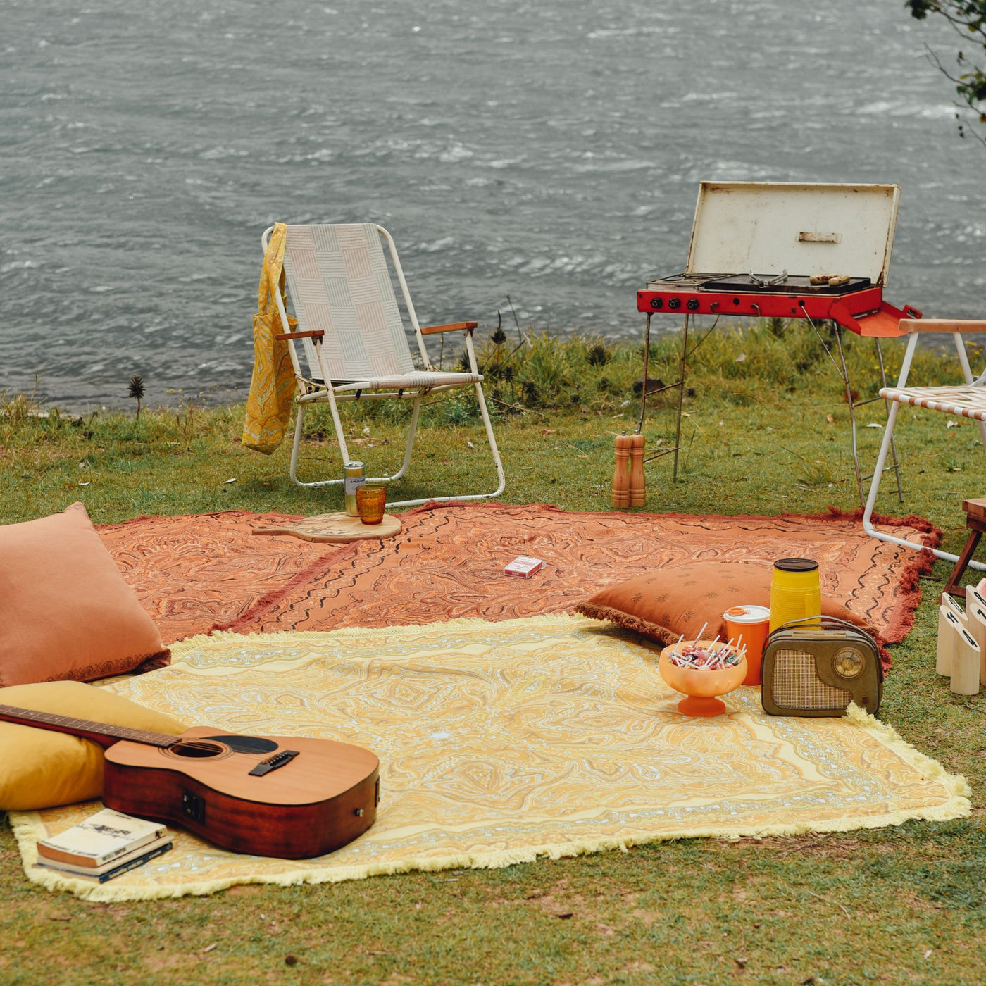 Styling a retro picnic